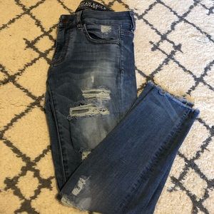 American Eagle light wash size 6 jean